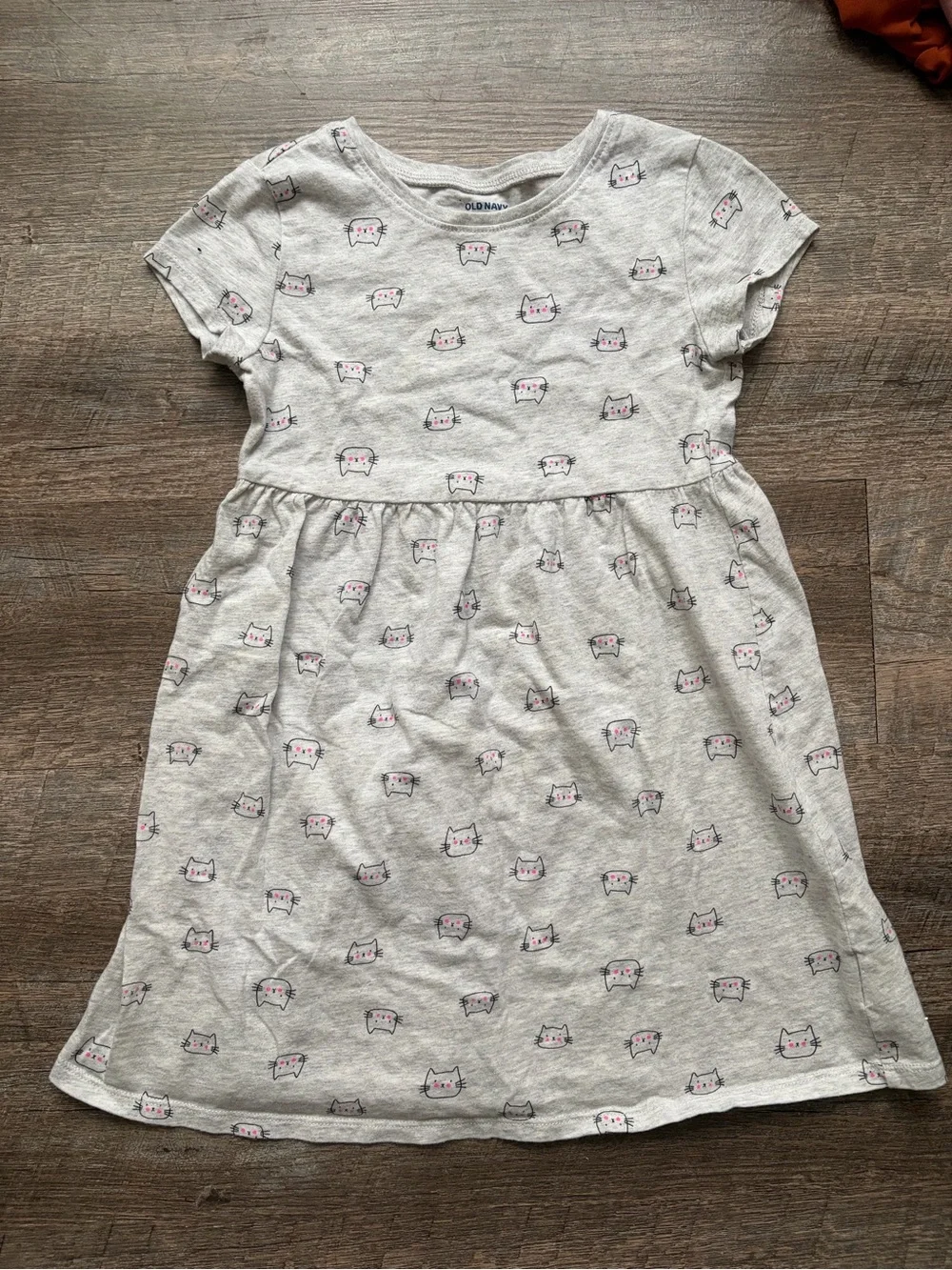 🌸 $10 SALE 🌸 Old Navy Light Gray Girls Cat Print Dress with Pink Accents